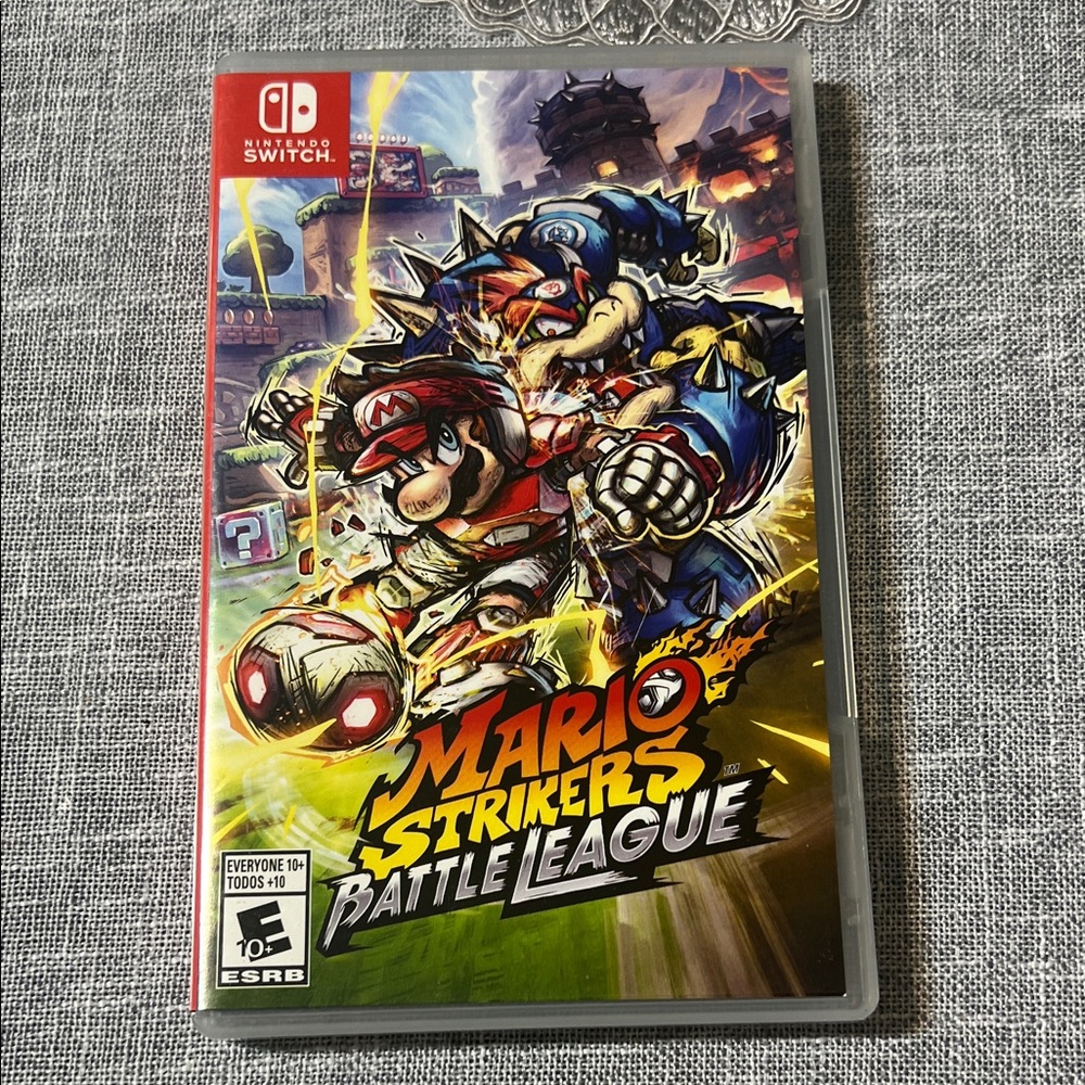Nintendo Mario Strikers: Battle League - Red, Blue, Yellow Cover